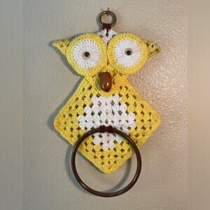 Vintage Crochet Owl Ring Towel Holder, Granny Square‎ Retro Decor